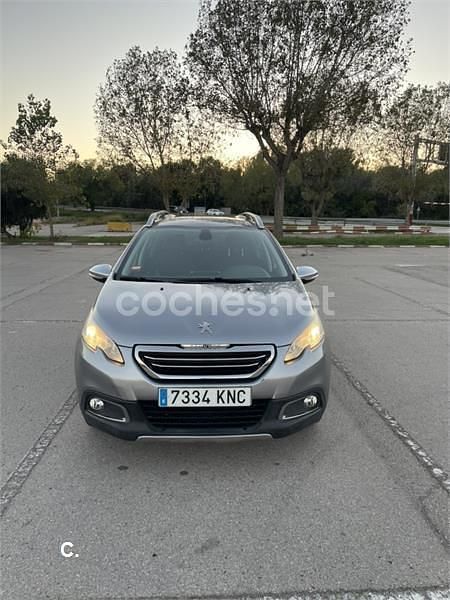 Usado Peugeot 2008 Allure 92 CV (67 kW) 2014 Gris / plata SUV