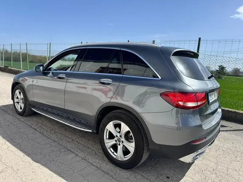 Usado Mercedes GLC250 204 CV (150 kW) 2018 Gris / plata SUV