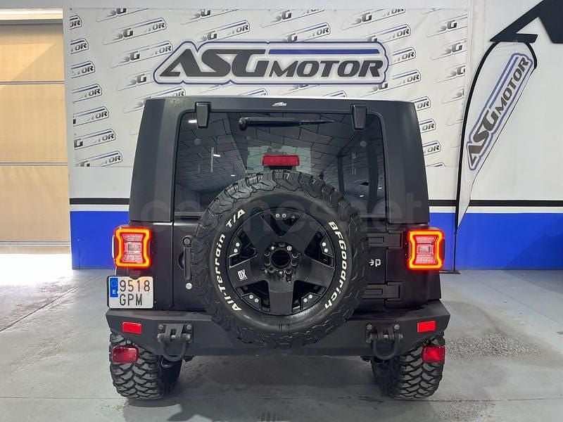 Usado Jeep Wrangler Sahara 177 CV (130 kW) 2009 Negro SUV