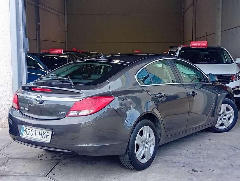 Usado Opel Insignia Selective 131 CV (96 kW) 2012 Gris Berlina