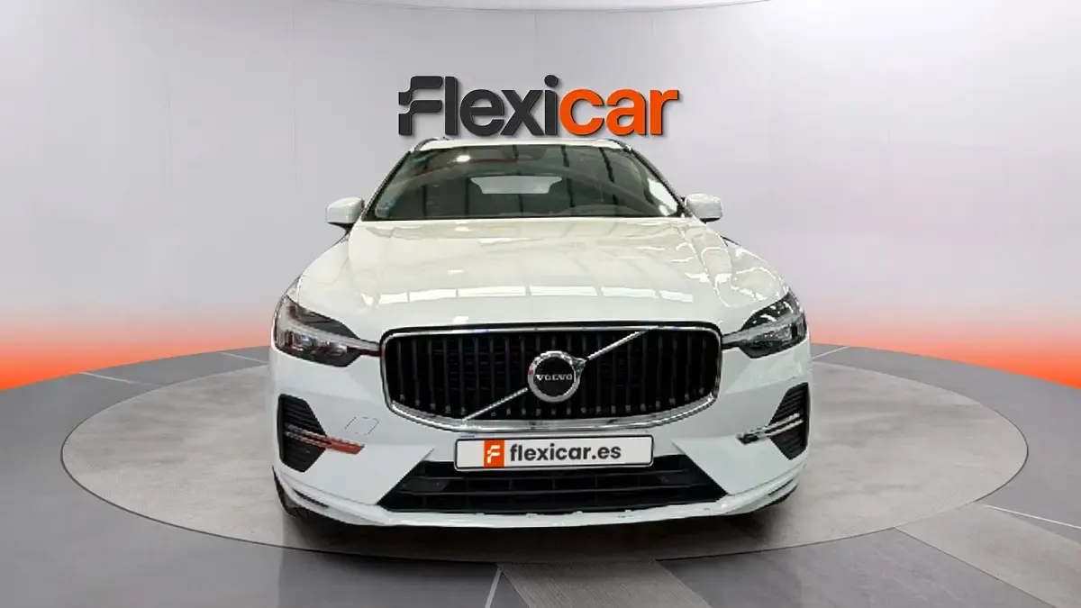 Usado Volvo XC60 Momentum 197 CV (144 kW) 2021 Blanco SUV