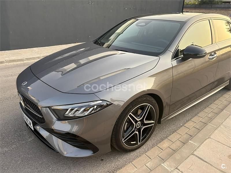 Usado Mercedes A200 150 CV (110 kW) 2025 Gris / plata Berlina