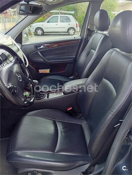 Usado Mercedes C220 Elegance 143 CV (105 kW) 2003 Azul Berlina