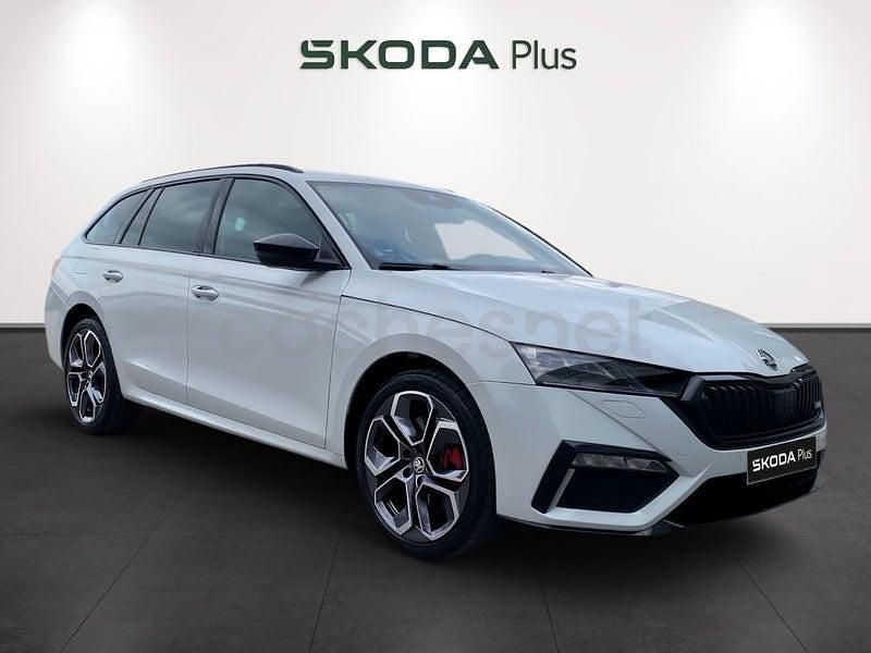 Usado Skoda Octavia SportLine 150 CV (110 kW) 2024 Blanco Familiar