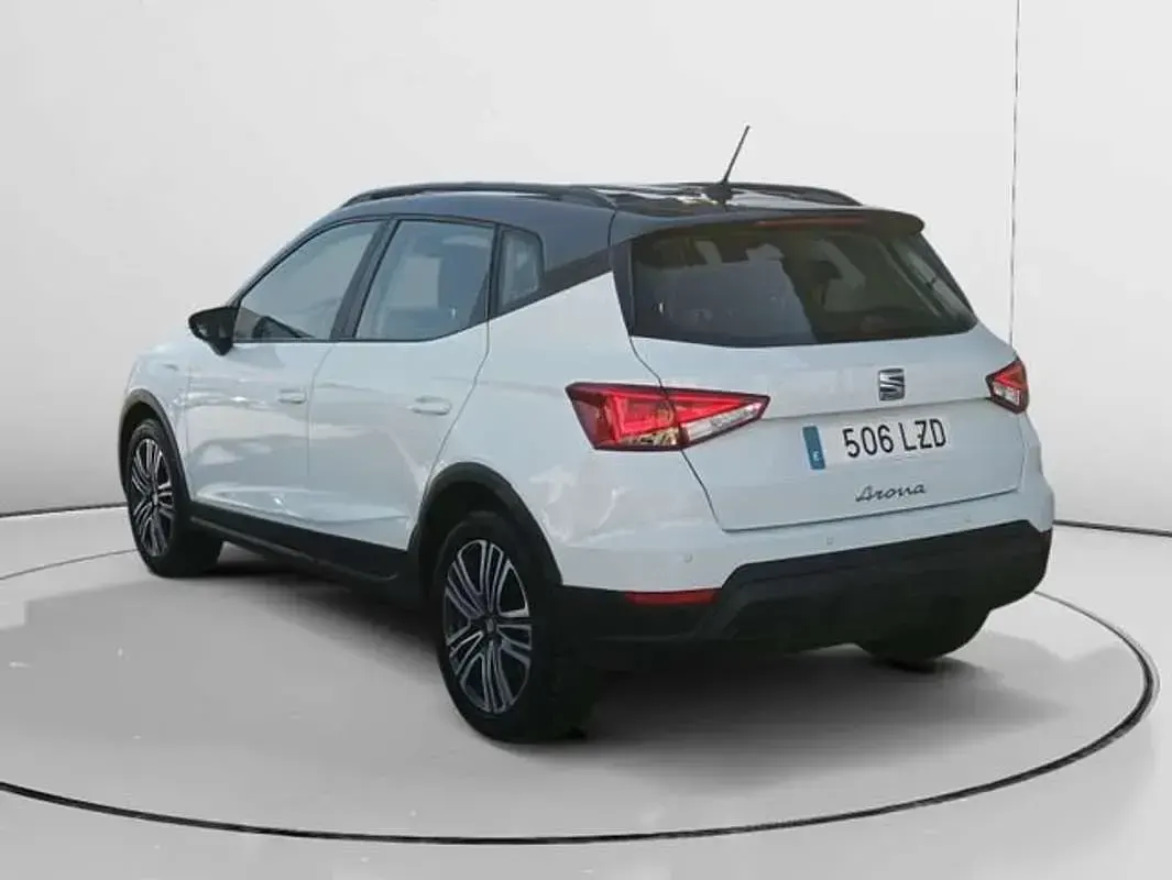 Usado Seat Arona Style 111 CV (81 kW) 2022 Blanco SUV
