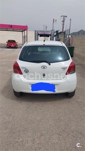 Usado Toyota Yaris Active 101 CV (74 kW) 2009 Blanco Utilitario