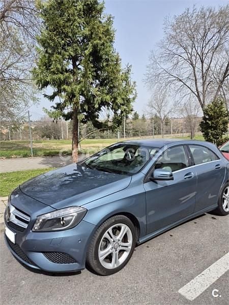 Usado Mercedes A200 Urban 136 CV (100 kW) 2015 Azul Berlina