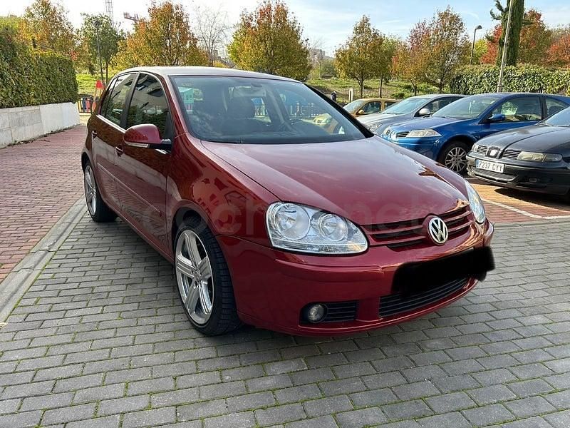 Usado VW Golf IV Conceptline 90 CV (66 kW) 2005 Granate Berlina