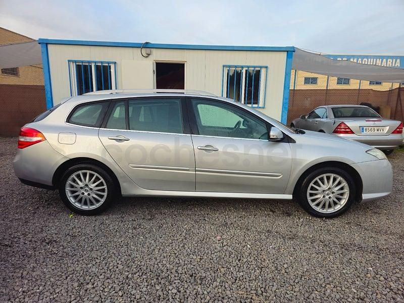 Usado Renault Laguna III 150 CV (110 kW) 2010 Gris / plata Familiar