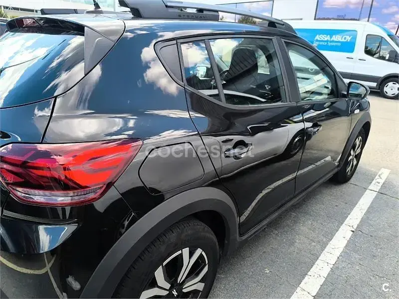 Używany Dacia Sandero Expression 101 KM (74 kW) 2023 Czarny Sedan/Limuzyna