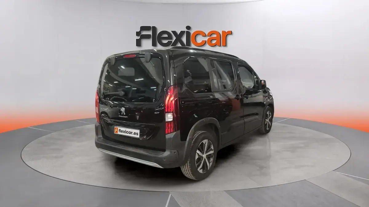 Usado Peugeot Rifter Allure 101 CV (74 kW) 2023 Negro Monovolumen