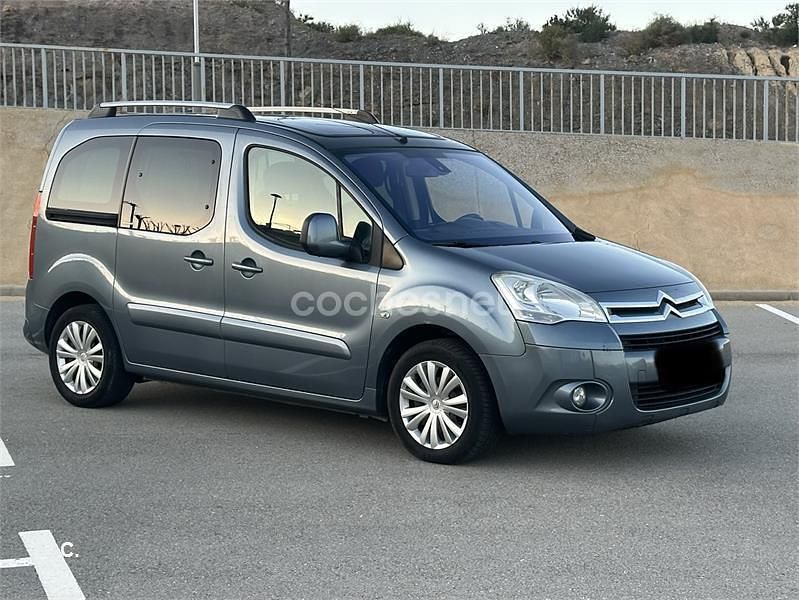 Usado Citroën Berlingo 110 CV (80 kW) 2012 Gris / plata Monovolumen