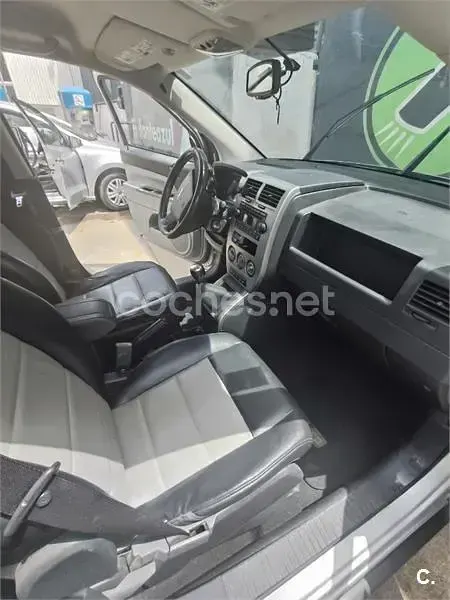 Usado Jeep Compass Limited 140 CV (102 kW) 2007 Gris / plata SUV