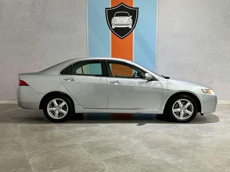 Usado Honda Accord Sport 140 CV (102 kW) 2004 Gris / plata Berlina