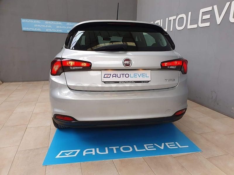 Usado Fiat Tipo Business 120 CV (88 kW) 2020 Gris / plata Berlina