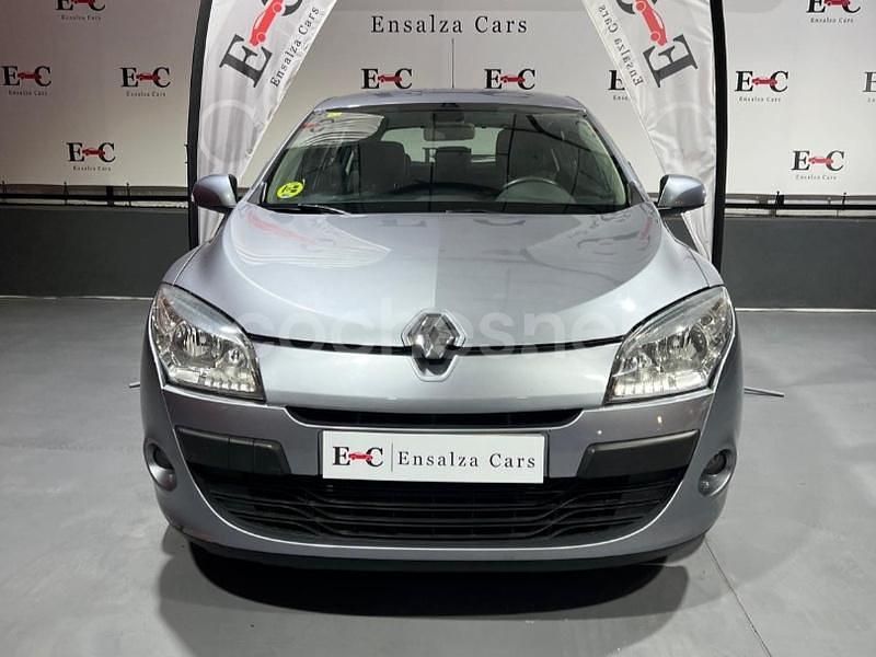 Gris / plata Usado 2009 Renault Mégane Dynamique Berlina | 5575 € (Precio justo) - Imagen 1/4