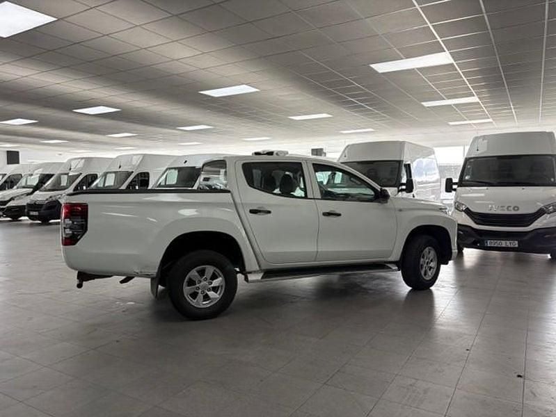 Usado Mitsubishi L200 150 CV (110 kW) 2021 Blanco Recogida