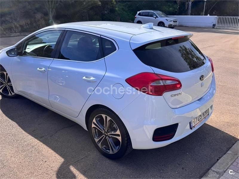 Usado Kia Ceed GT 136 CV (100 kW) 2018 Blanco Berlina
