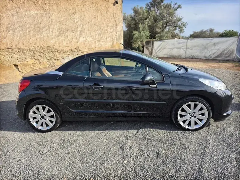 Usado Peugeot 207 CC Sport 150 CV (110 kW) 2007 Negro Descapotable