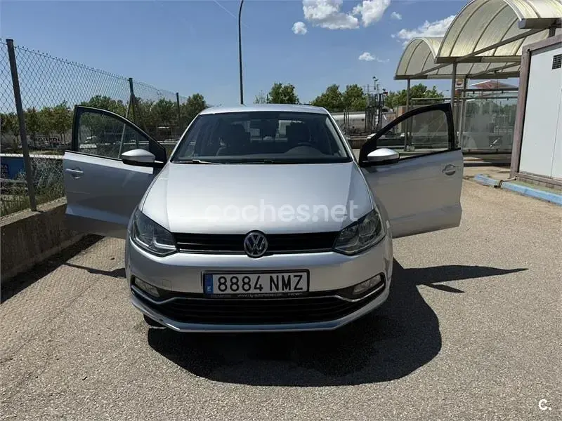 Usado VW Polo 90 CV (66 kW) 2016 Gris / plata Berlina