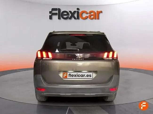 Usado Peugeot 5008 Active 120 HP (88 kW) 2017 Cinzento SUV