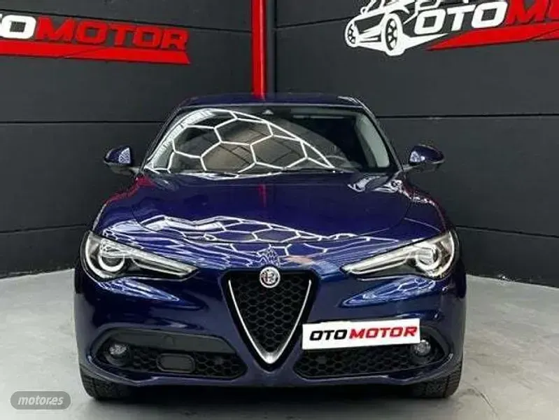 Usado Alfa Romeo Stelvio Executive 190 CV (139 kW) 2019 Azul SUV