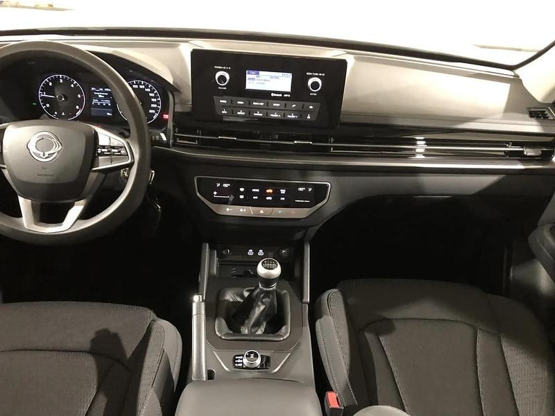 Usado KGM Musso 202 CV (148 kW) 2023 Blanco Berlina