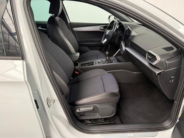 Käytetty Seat Leon FR 130 HP (95 kW) 2023 Valkoinen