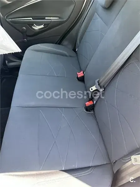 Usado Ford Fiesta Trend 85 CV (62 kW) 2017 Gris / plata Utilitario