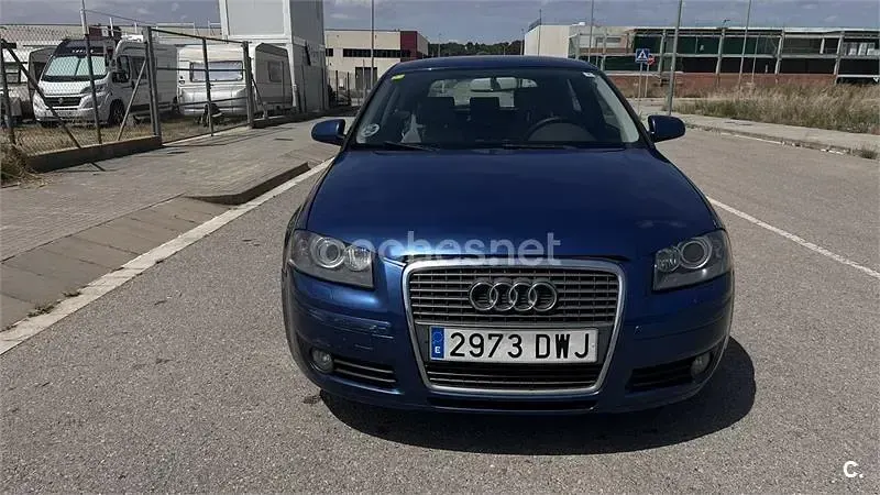 Usado Audi A3 Ambiente 140 CV (102 kW) 2006 Azul Utilitario