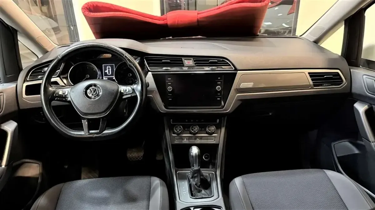 Usado VW Touran Advance 116 CV (85 kW) 2019 Blanco Monovolumen