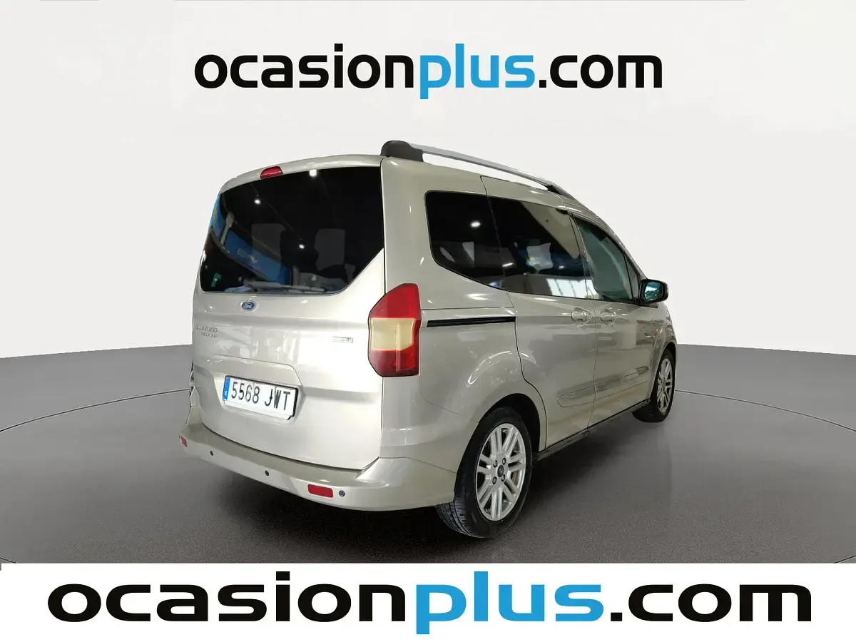 Usado Ford Tourneo Courier Titanium 100 CV (73 kW) 2017 Gris Monovolumen