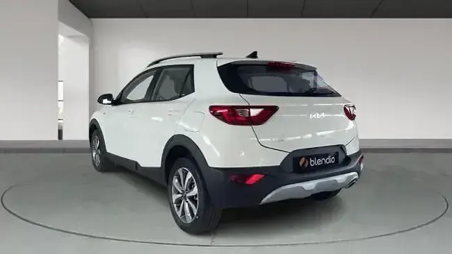 Usado Kia Stonic 100 CV (73 kW) 2026 Blanco SUV