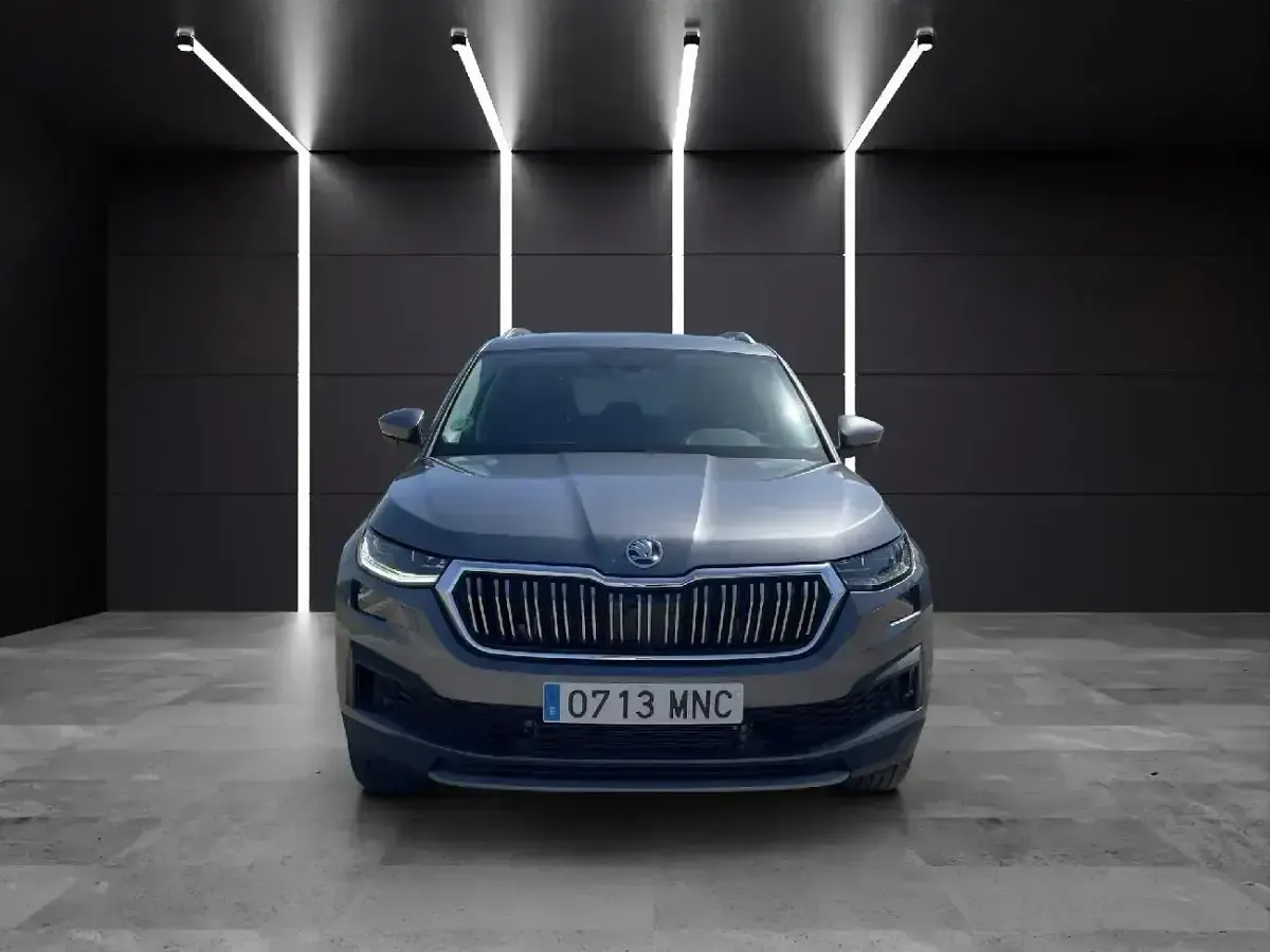 Usado Skoda Kodiaq 200 CV (147 kW) 2024 Gris SUV