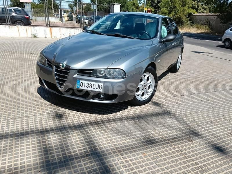 Gris / plata Usado 2005 Alfa Romeo 156 Distinctive Berlina | 4900 € - Imagen 1/4