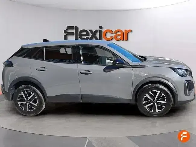 Usado Peugeot 2008 Active 100 CV (73 kW) 2023 Blanco SUV