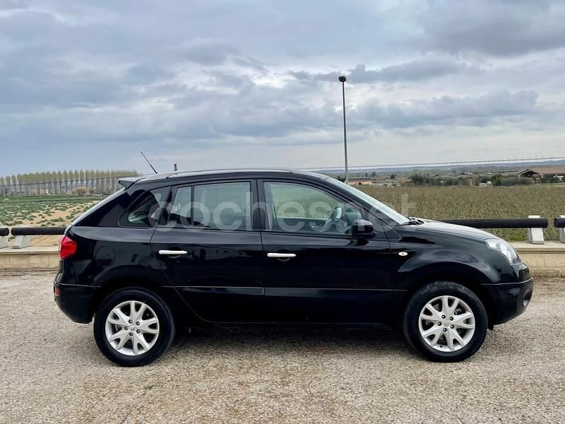 Usado Renault Koleos LIMITED 150 CV (110 kW) 2014 Negro SUV
