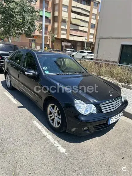 Usado Mercedes C220 Elegance 170 CV (125 kW) 2007 Negro Familiar