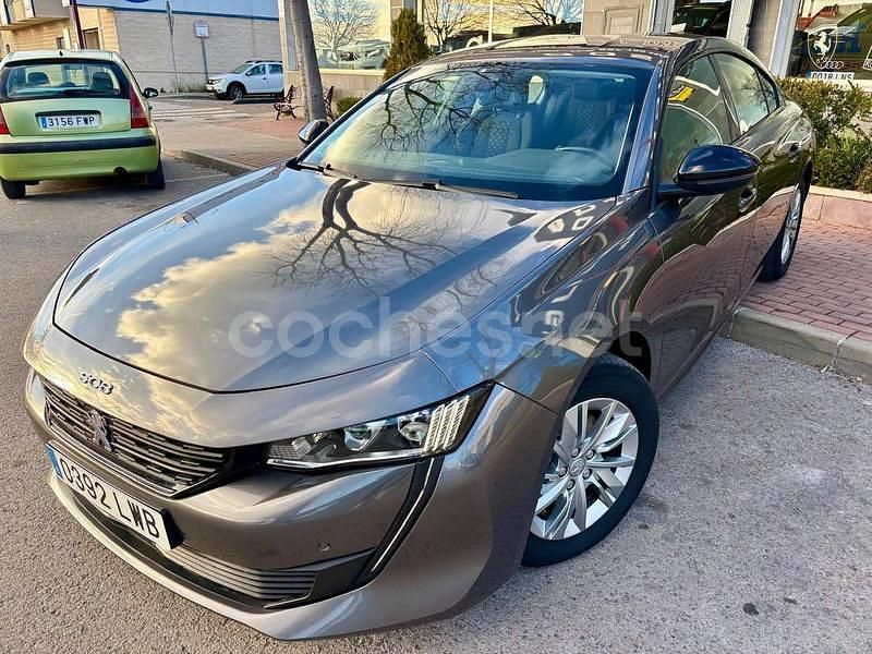 Usado Peugeot 508 Active 131 CV (96 kW) 2022 Gris / plata Berlina