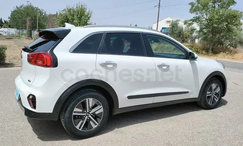 Usado Kia Niro 141 CV (103 kW) 2020 Blanco SUV