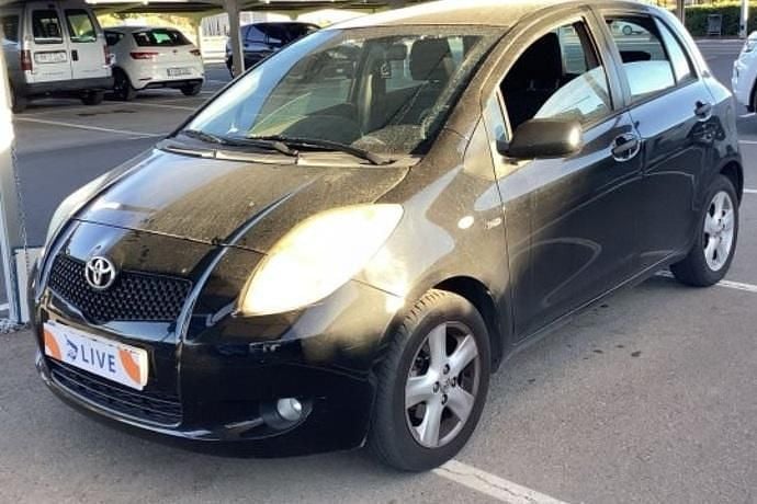 Usado Toyota Yaris Active 90 CV (66 kW) 2009