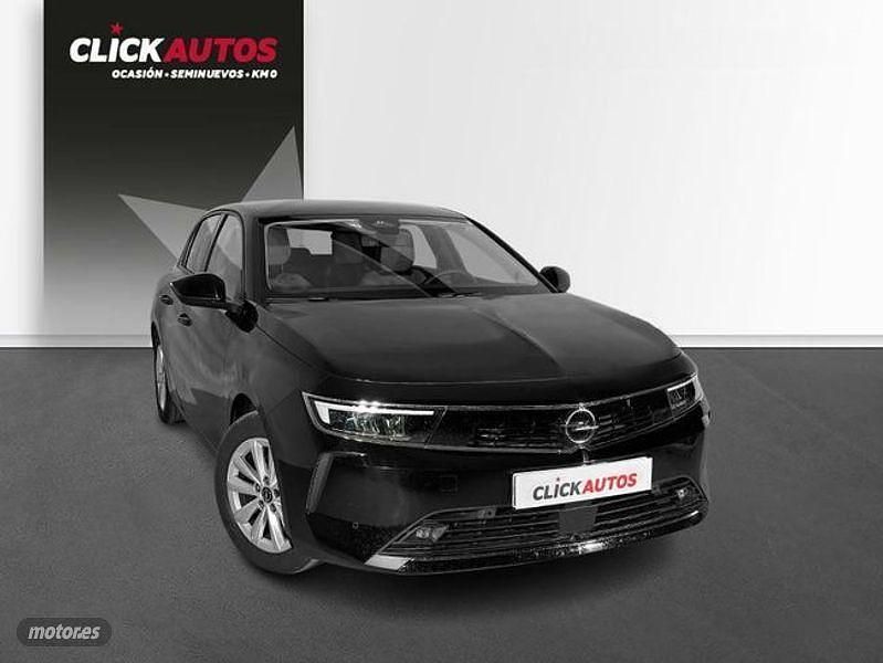 Usado Opel Astra Edition 130 CV (95 kW) 2023 Negro Berlina