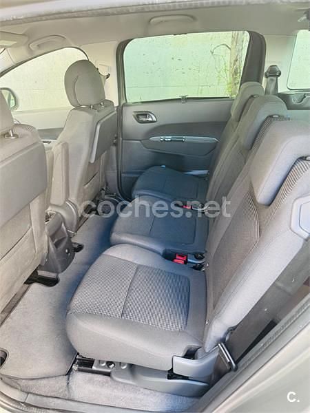 Usado Peugeot 5008 Style 130 CV (95 kW) 2016 Gris / plata Monovolumen