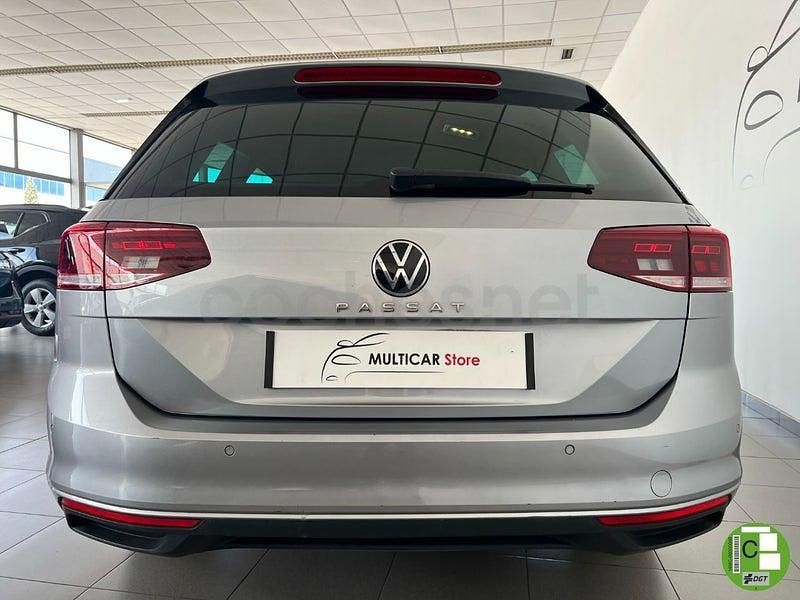 Usado VW Passat Executive 150 CV (110 kW) 2021 Gris / plata Familiar