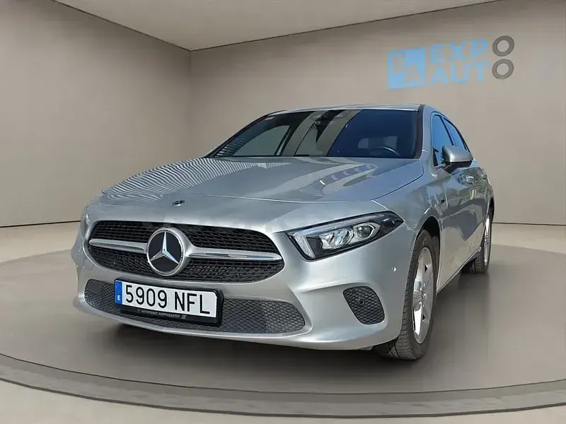 Usado Mercedes A250 218 CV (160 kW) 2020 Gris / plata Berlina