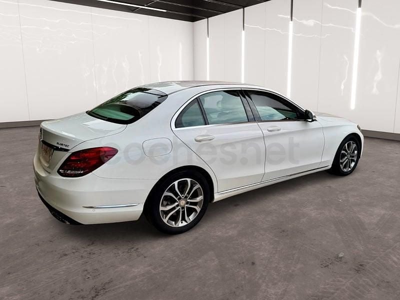 Usado Mercedes C220 170 CV (125 kW) 2014 Blanco Berlina