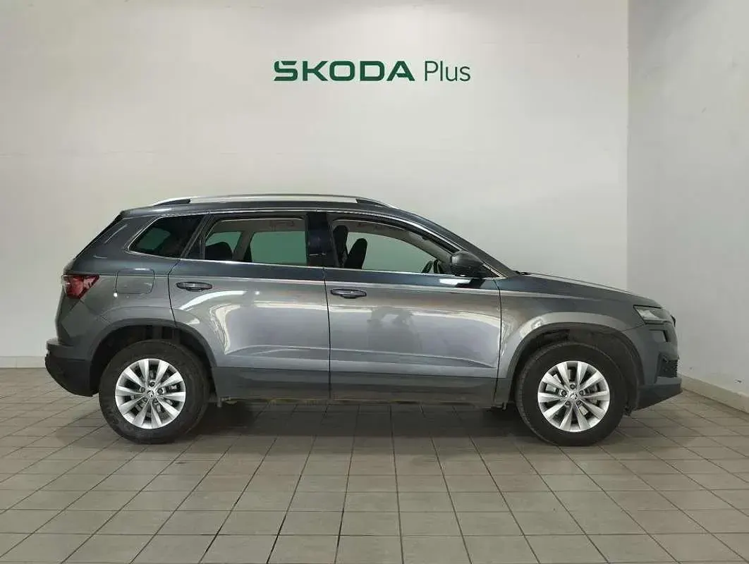 Usado Skoda Karoq Ambition 116 CV (85 kW) 2022 Gris SUV