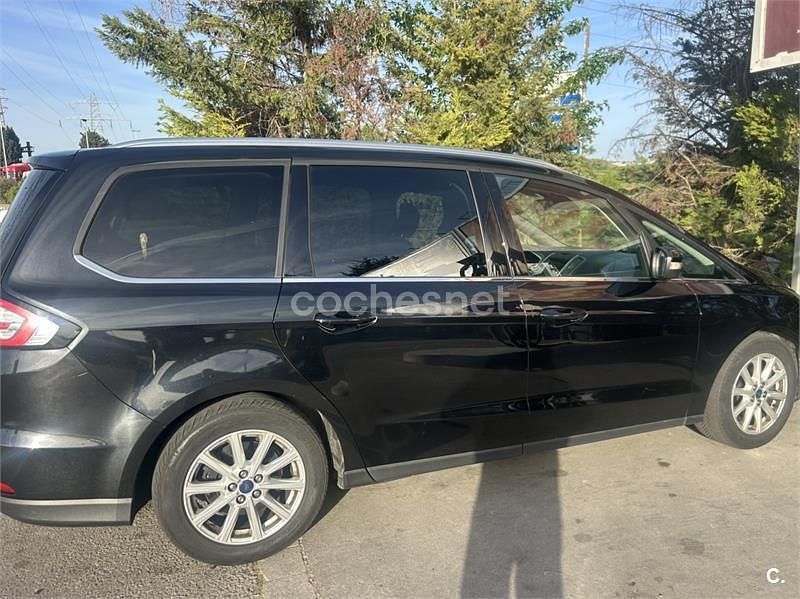 Usado Ford Galaxy Titanium 150 CV (110 kW) 2016 Negro Monovolumen