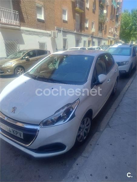 Blanco Usado 2018 Peugeot 208 Active Utilitario | 7000 € (Buen precio) - Imagen 1/1