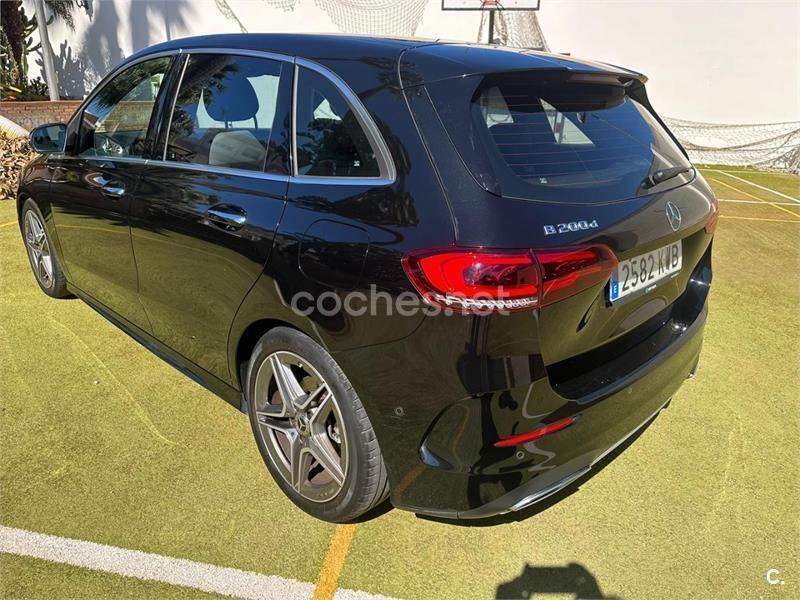 Usado Mercedes B200 136 CV (100 kW) 2019 Negro Monovolumen